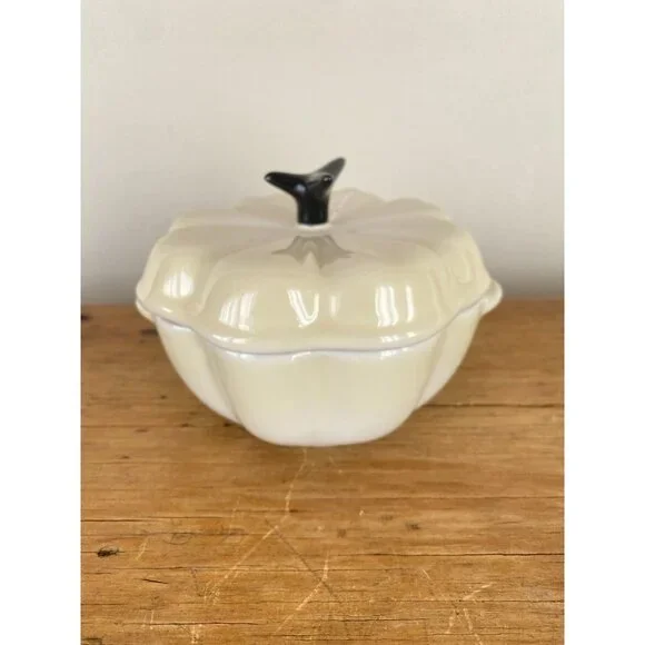 Le Creuset Mini Pumpkin Cocotte Casserole - 10 oz - Meringue - Picture 1 of 6